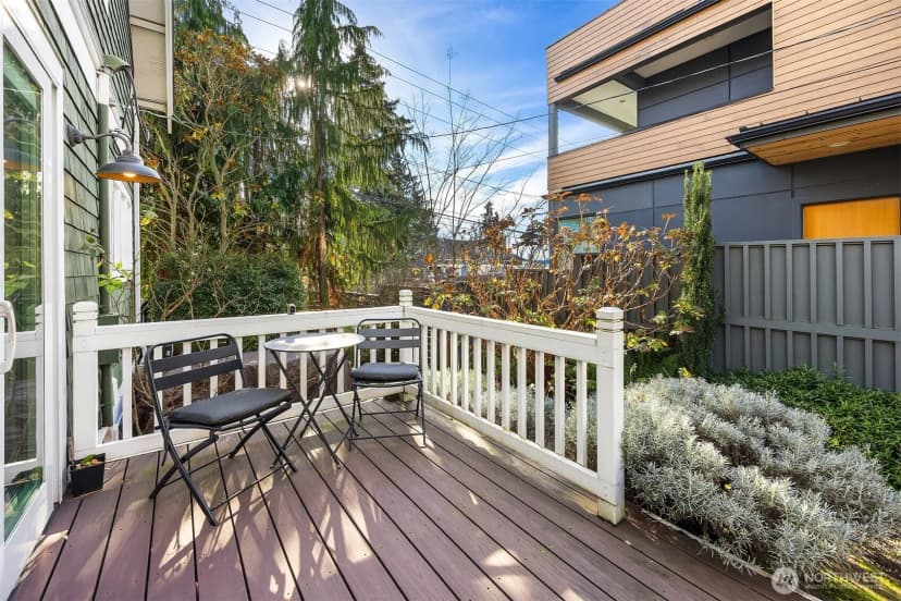 Property photo for 4003 Densmore Avenue N, Seattle photo 19