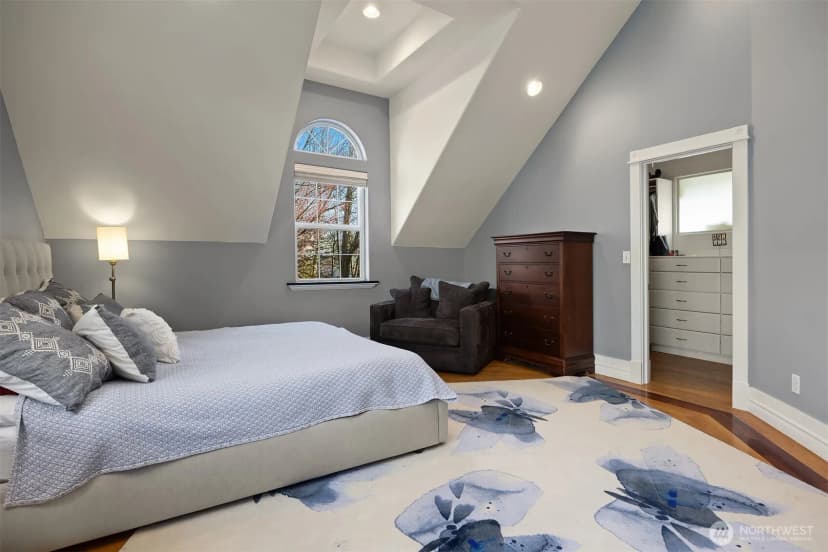 Property photo for 4003 Densmore Avenue N, Seattle photo 10