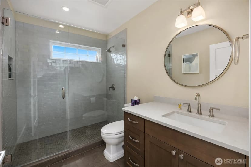 Property photo for 4003 Densmore Avenue N, Seattle photo 7
