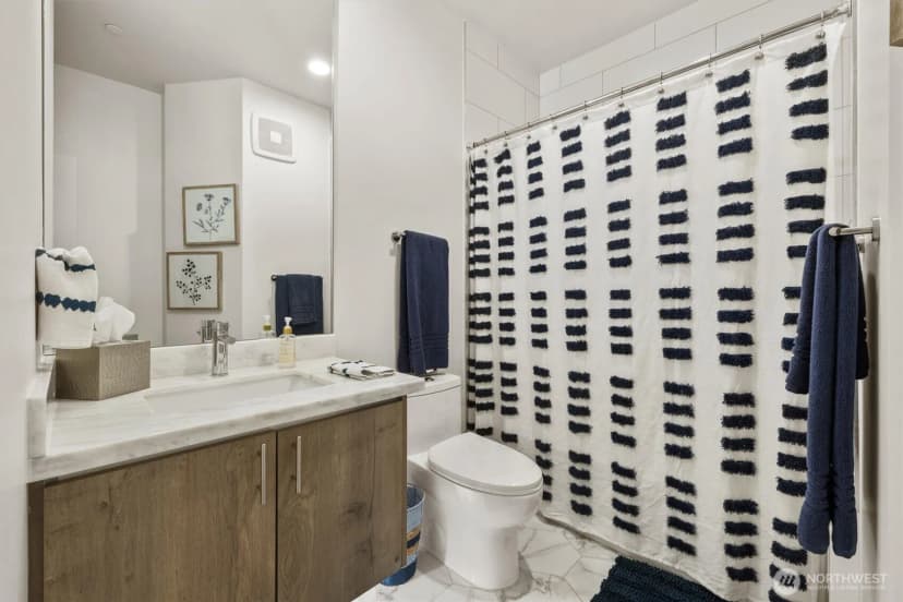 Property photo for 6921 55th Avenue S, Seattle photo 15