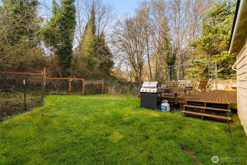 Property photo for 39017 Sherlind Drive Ne, Hansville photo 25