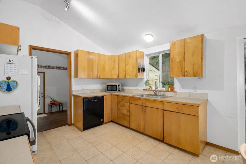 Property photo for 39017 Sherlind Drive Ne, Hansville photo 9