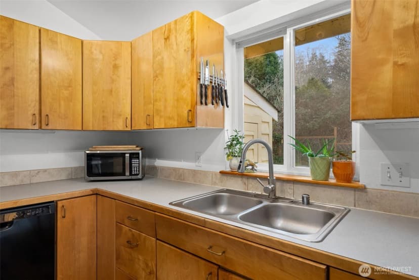 Property photo for 39017 Sherlind Drive Ne, Hansville photo 10