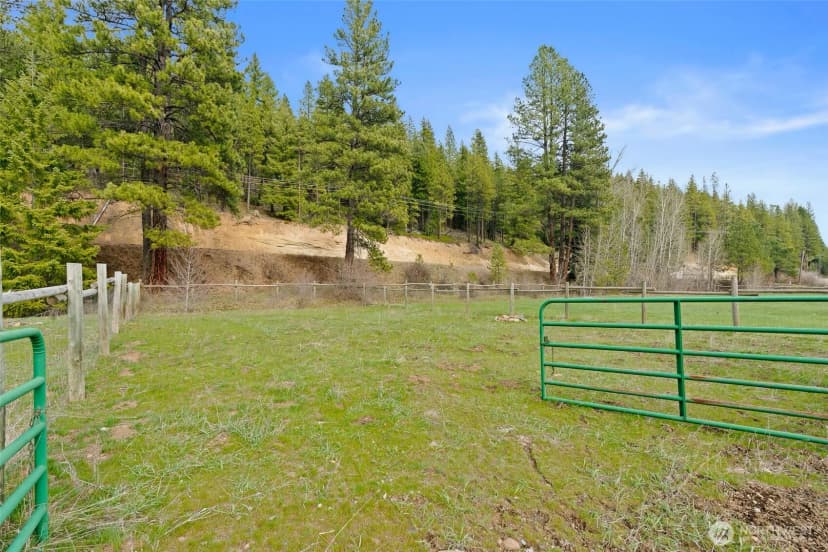 Property photo for 71 Middle Fork Lane, Cle Elum photo 4