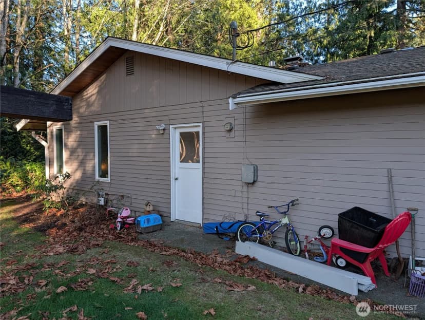 Property photo for 12105 25th Avenue Se, Everett photo 4