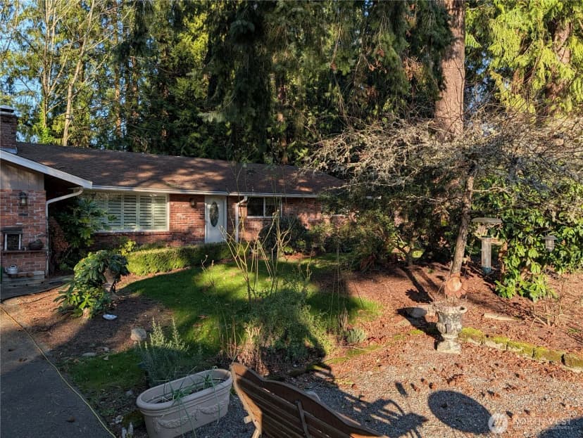 Property photo for 12105 25th Avenue Se, Everett photo 2