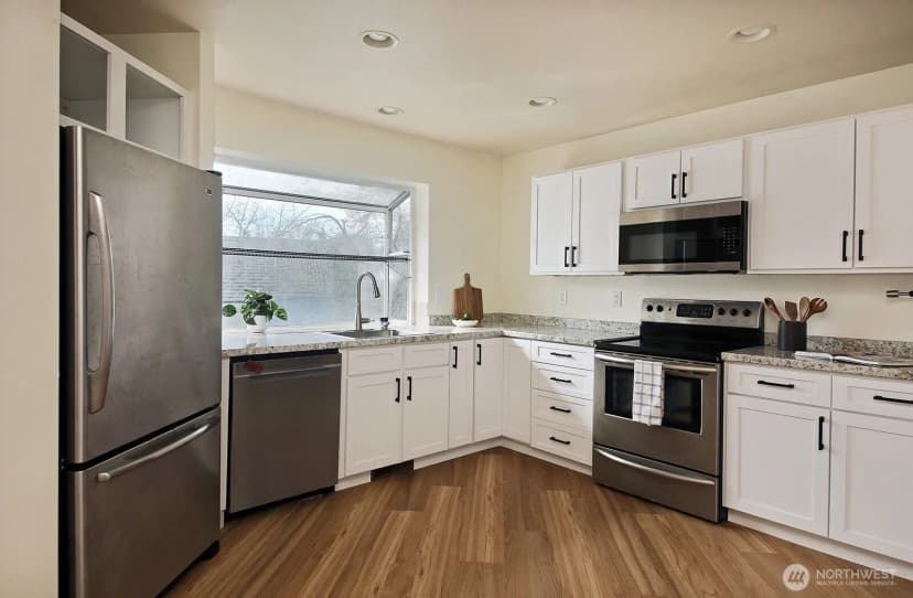 Property photo for 5663 Lenz Place, Langley photo 11
