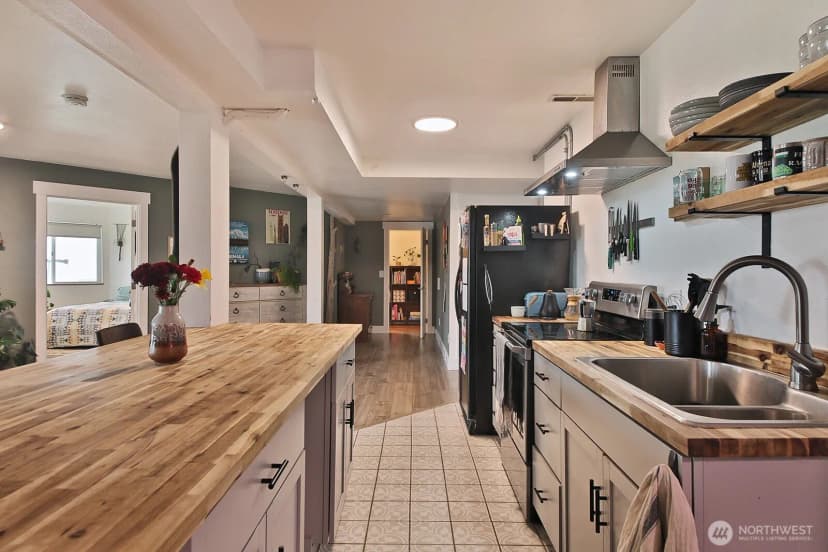 Property photo for 5663 Lenz Place, Langley photo 19