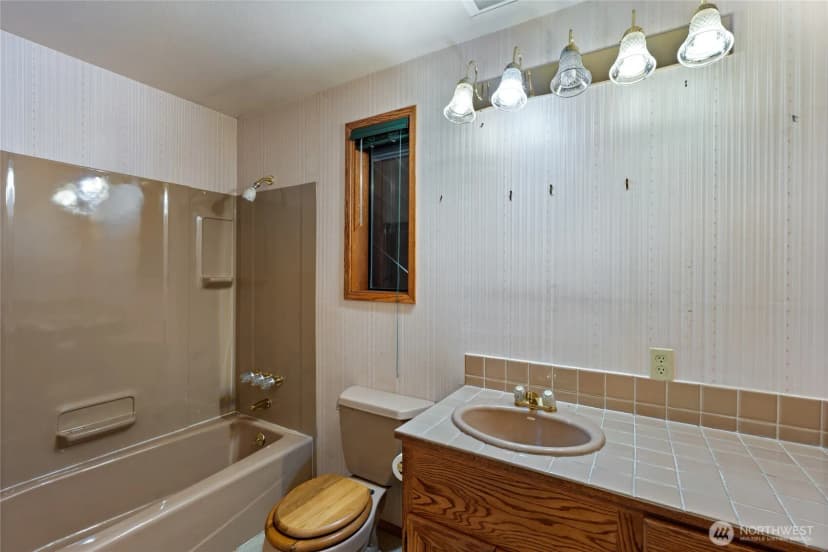 Property photo for 909 Lorenz Road Nw, Lakebay photo 33