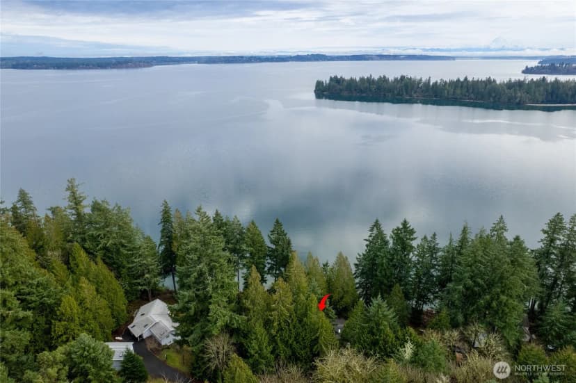 Property photo for 909 Lorenz Road Nw, Lakebay