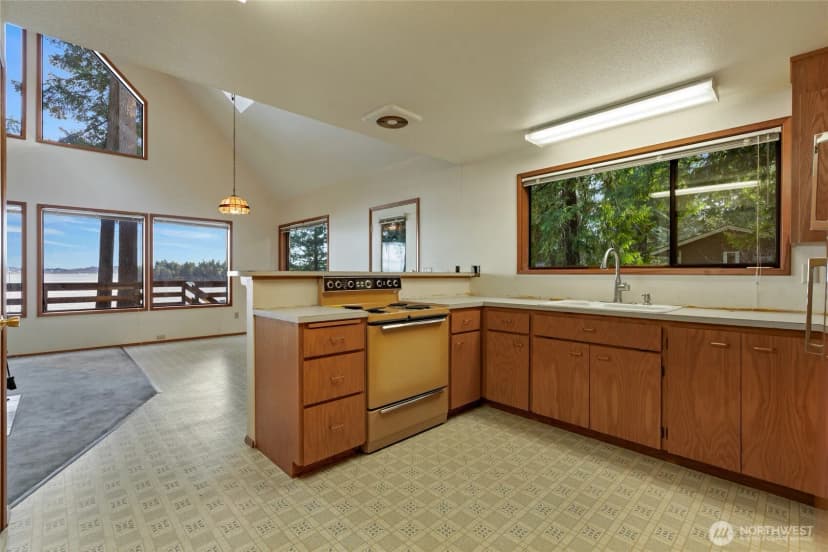 Property photo for 909 Lorenz Road Nw, Lakebay photo 12