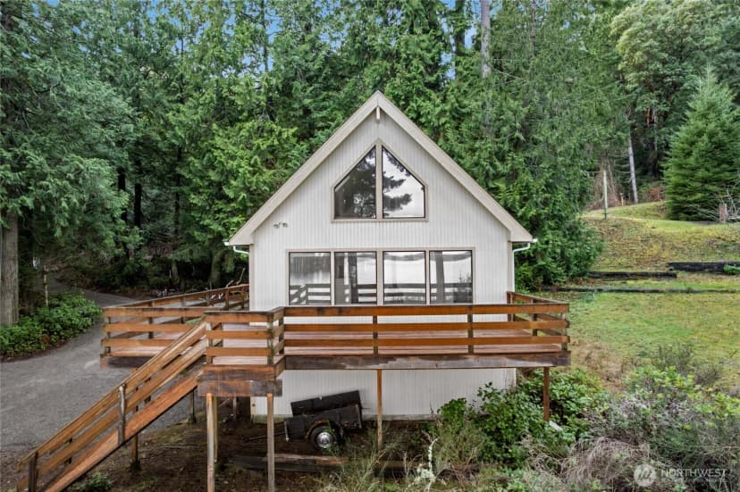 Property photo for 909 Lorenz Road Nw, Lakebay photo 2