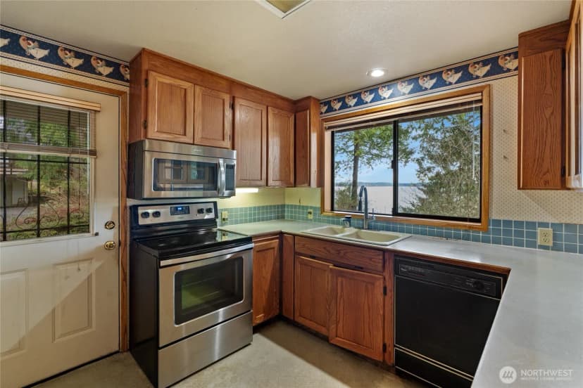 Property photo for 909 Lorenz Road Nw, Lakebay photo 32