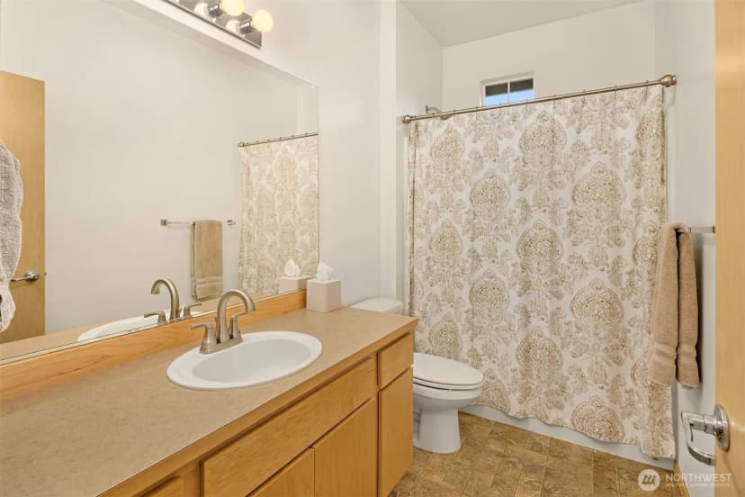 Property photo for 24232 Ne 130th Place, Redmond photo 18
