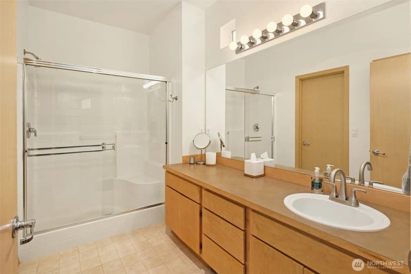 Property photo for 24232 Ne 130th Place, Redmond photo 16