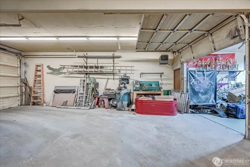 Property photo for 13720 Aurora Avenue N, Seattle photo 20