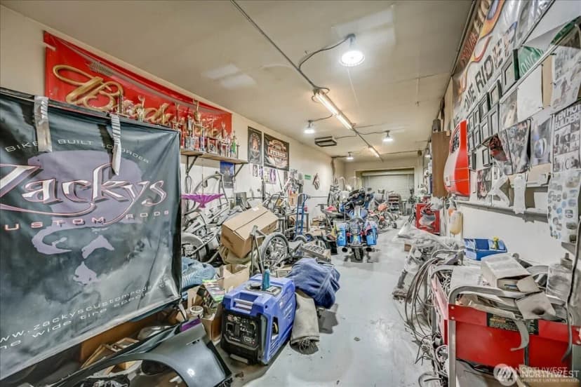 Property photo for 13720 Aurora Avenue N, Seattle photo 18