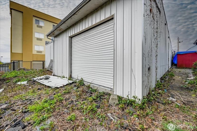 Property photo for 13720 Aurora Avenue N, Seattle photo 26