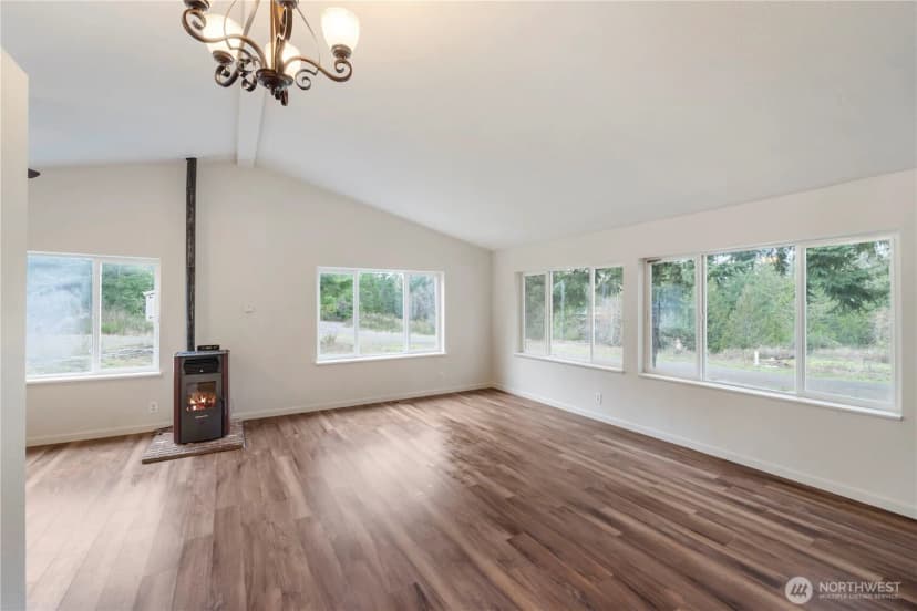 Property photo for 8646 Stavis Bay Rd Nw, Seabeck photo 4