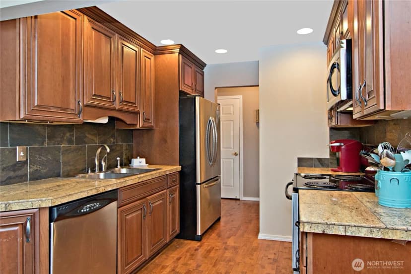 Property photo for 5021 Reply Lane N #102, Renton photo 6
