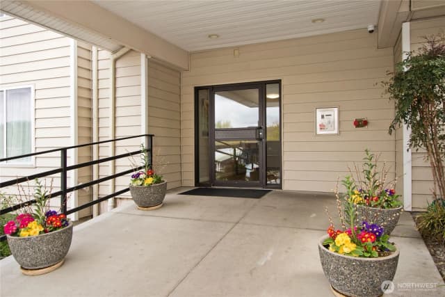 Property photo for 5021 Reply Lane N #102, Renton photo 4