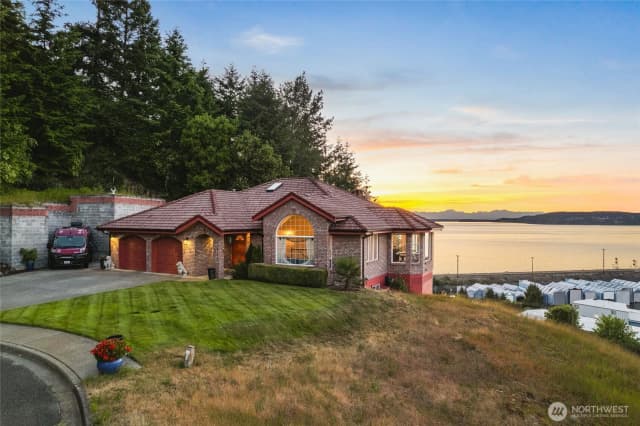 Property photo for 2781 Chambers Point Court, Steilacoom