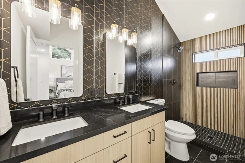 Property photo for 9011 36th Avenue Sw, Seattle photo 18
