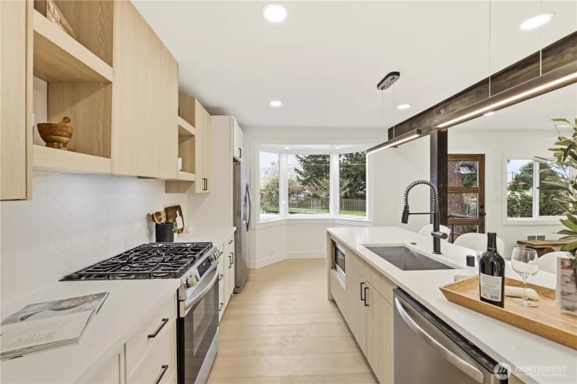 Property photo for 9011 36th Avenue Sw, Seattle photo 8