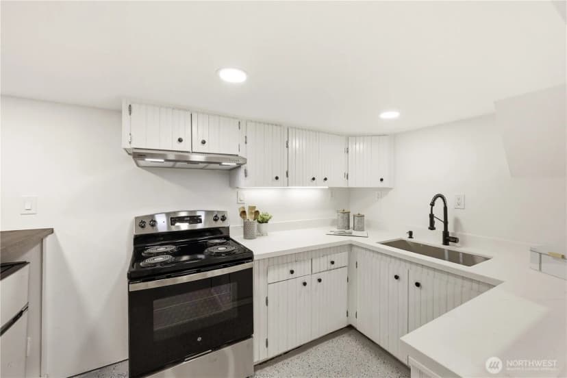 Property photo for 9011 36th Avenue Sw, Seattle photo 32