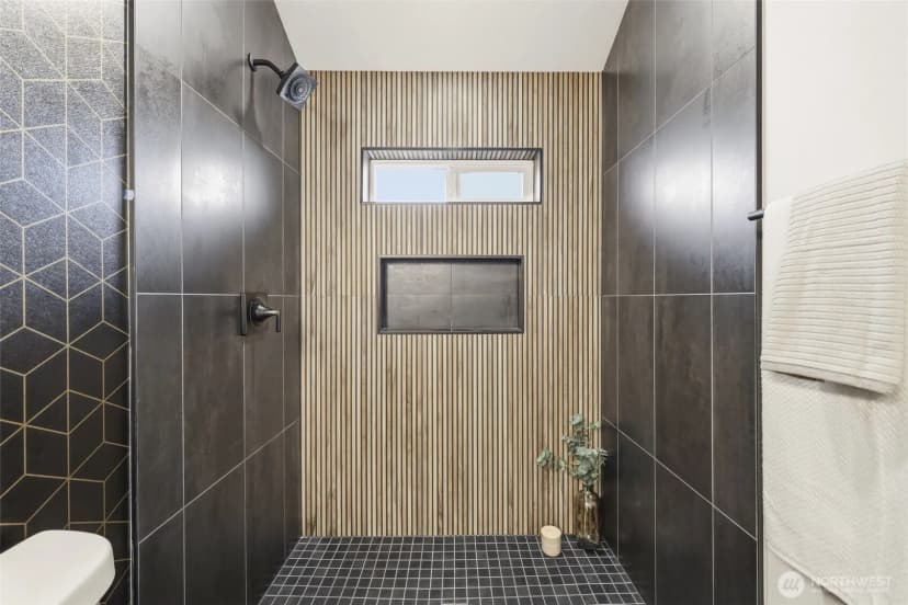 Property photo for 9011 36th Avenue Sw, Seattle photo 19