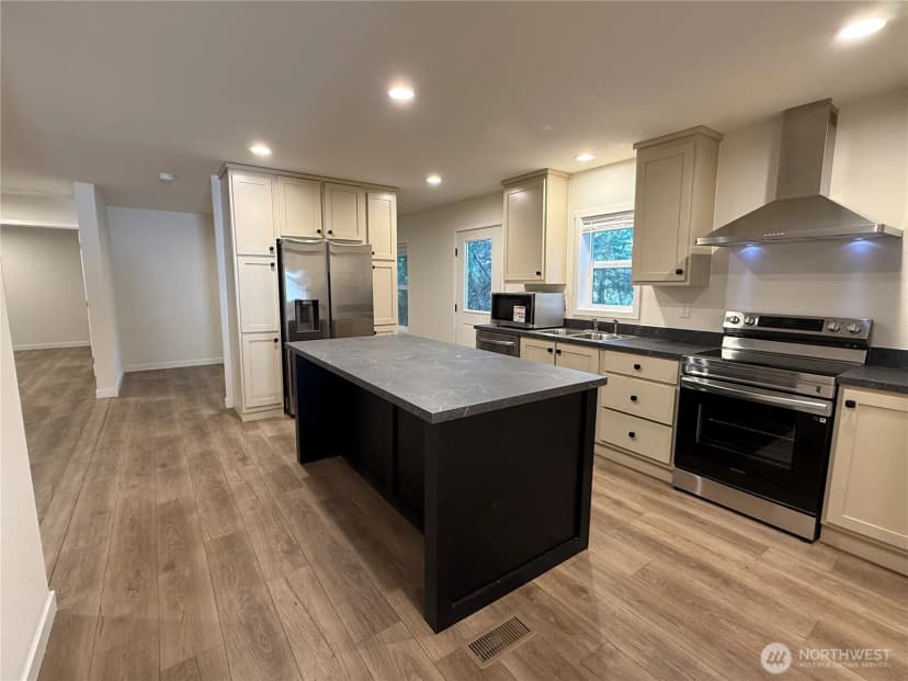 Property photo for 20403 Crane Place, Ocean Park photo 10