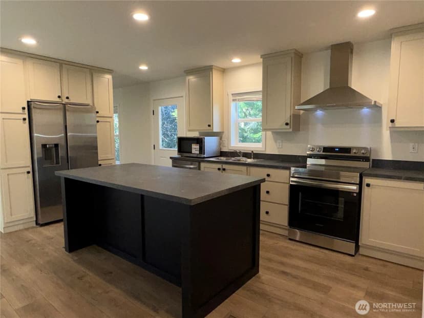 Property photo for 20405 Crane Place, Ocean Park photo 7
