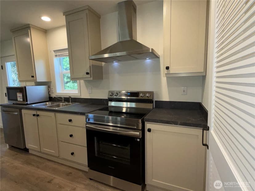 Property photo for 20405 Crane Place, Ocean Park photo 9