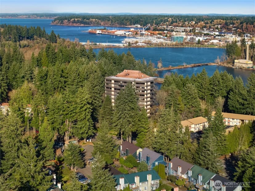 Property photo for 1910 Evergreen Park Drive Sw #903, Olympia photo 25