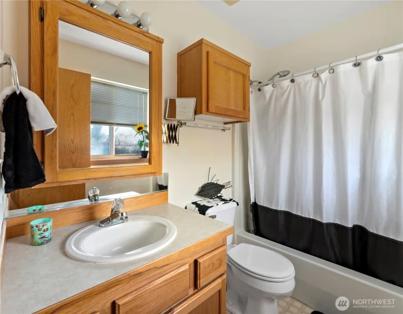 Property photo for 161 W Whidbey Avenue #21, Oak Harbor photo 24