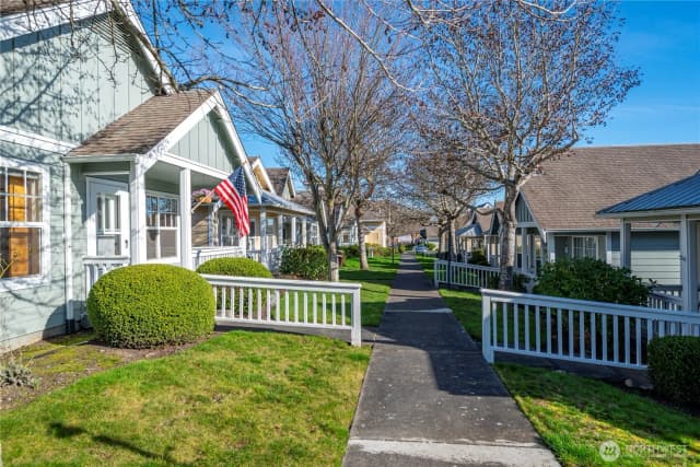Property photo for 161 W Whidbey Avenue #21, Oak Harbor photo 3