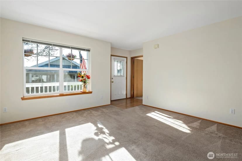 Property photo for 161 W Whidbey Avenue #21, Oak Harbor photo 10