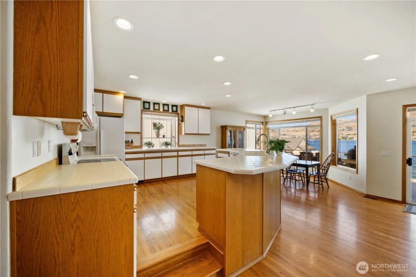 Property photo for 2031 W Terrace Avenue, Chelan photo 14