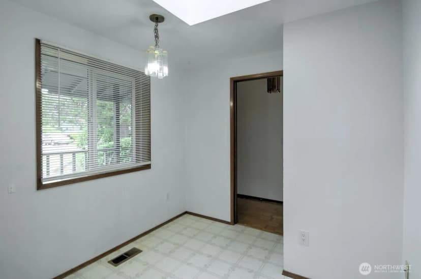 Property photo for 427 Sawmill Court Se, Olympia photo 3