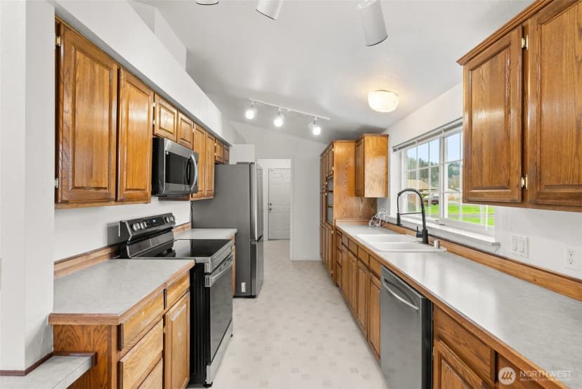 Property photo for 615 California Avenue, South Bend photo 9