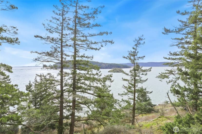Property photo for 736 Tillamuk Drive, La Conner photo 32
