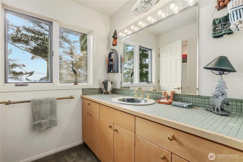 Property photo for 736 Tillamuk Drive, La Conner photo 30