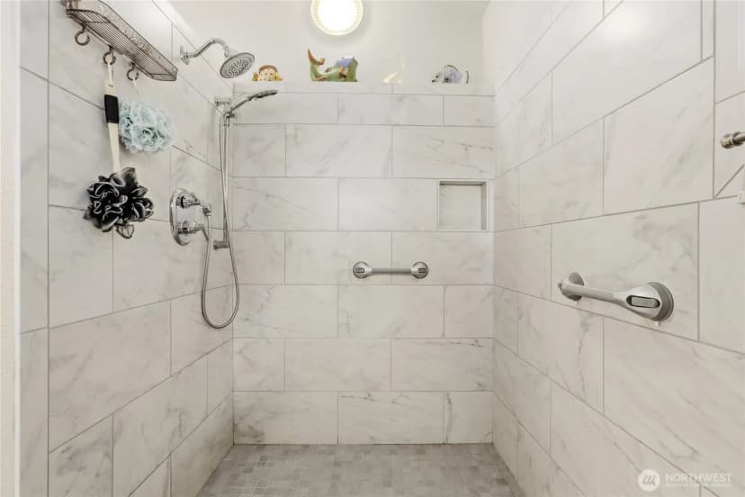 Property photo for 736 Tillamuk Drive, La Conner photo 19