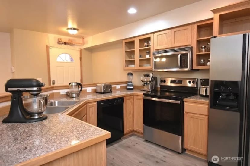 Property photo for 4035 Eliza Avenue #103, Bellingham photo 8