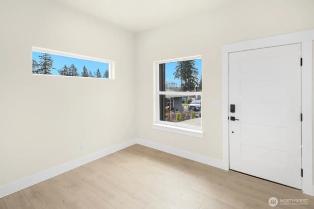 Property photo for 910 S 138th Street #b, Burien photo 4