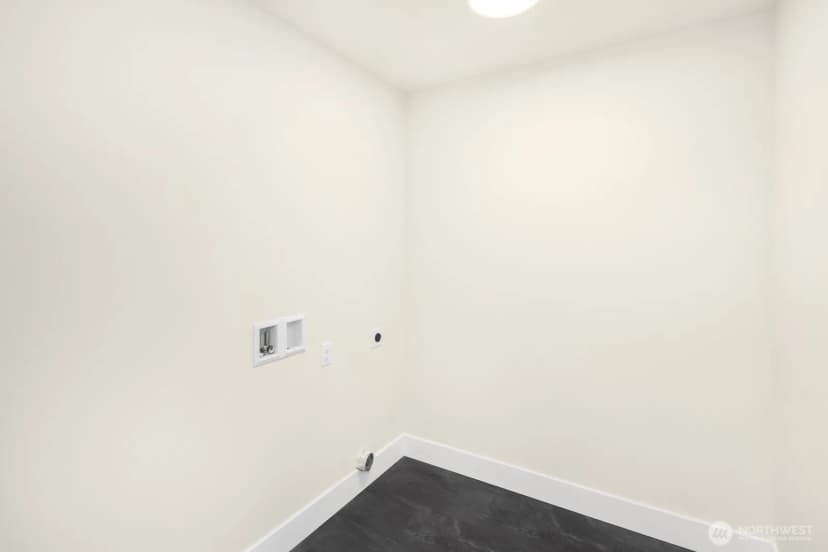 Property photo for 910 S 138th Street #b, Burien photo 8