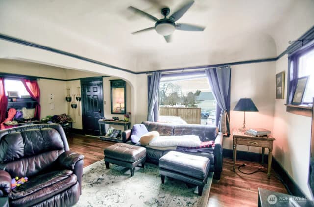 Property photo for 1017 S 48th Street, Tacoma photo 3