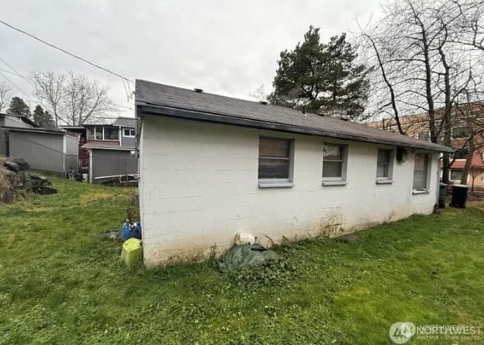 Property photo for 5720 37th Avenue S, Seattle photo 2