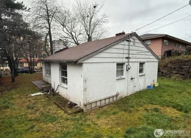 Property photo for 5720 37th Avenue S, Seattle photo 3