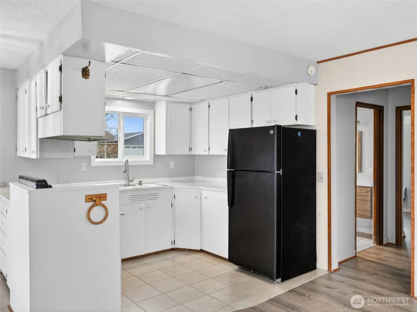 Property photo for 310 Washington Avenue N, Long Beach photo 7